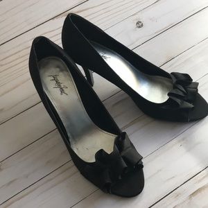 Jacqueline Ferrar Black Heels 8M